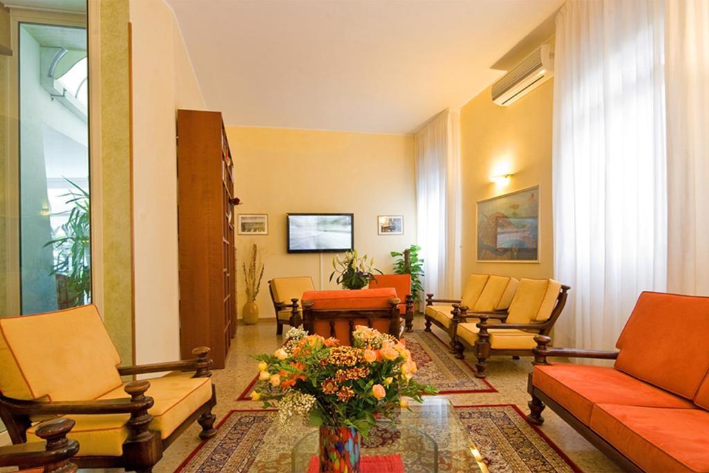 Hotel Janeiro Frontemare Лидо-ди-Езоло Экстерьер фото
